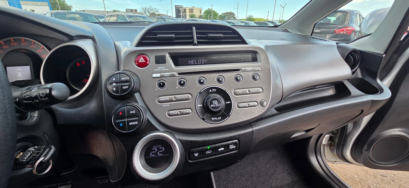 Honda Jazz 1.4 I-VTEC, снимка 7 - Автомобили и джипове - 54608375