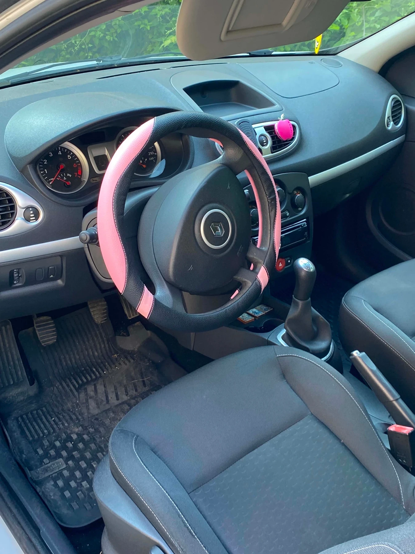 Renault Clio, снимка 4 - Автомобили и джипове - 54830639