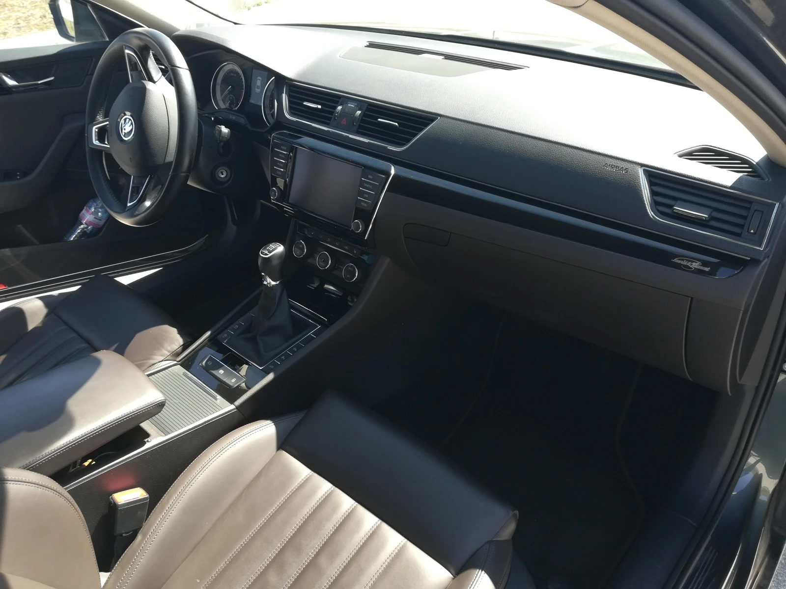 Skoda Superb Laurin & Klement, снимка 12 - Автомобили и джипове - 54941707