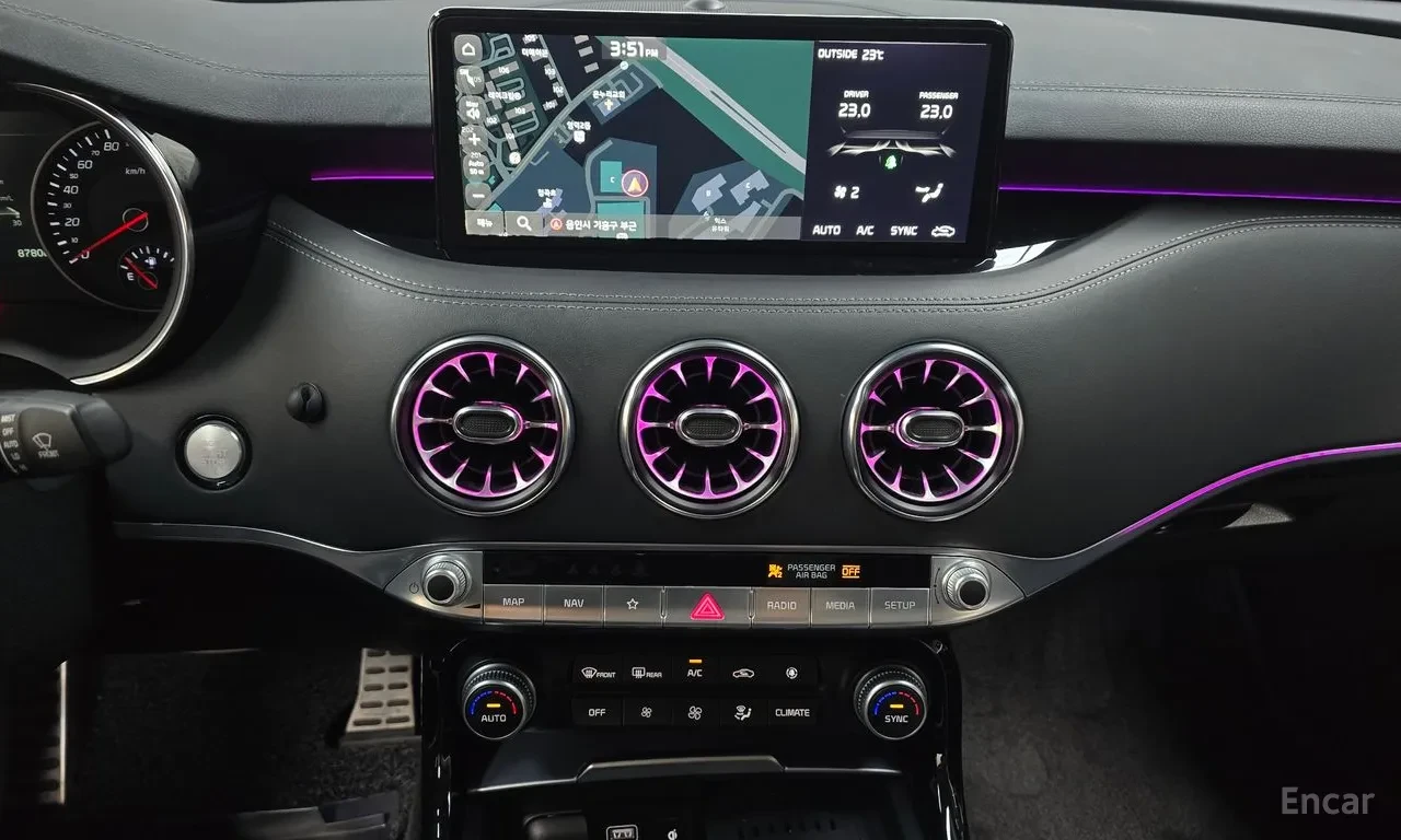 Kia Stinger КОЖА | ПАНОРАМА | КАМЕРА | NAVI, снимка 14 - Автомобили и джипове - 54966932