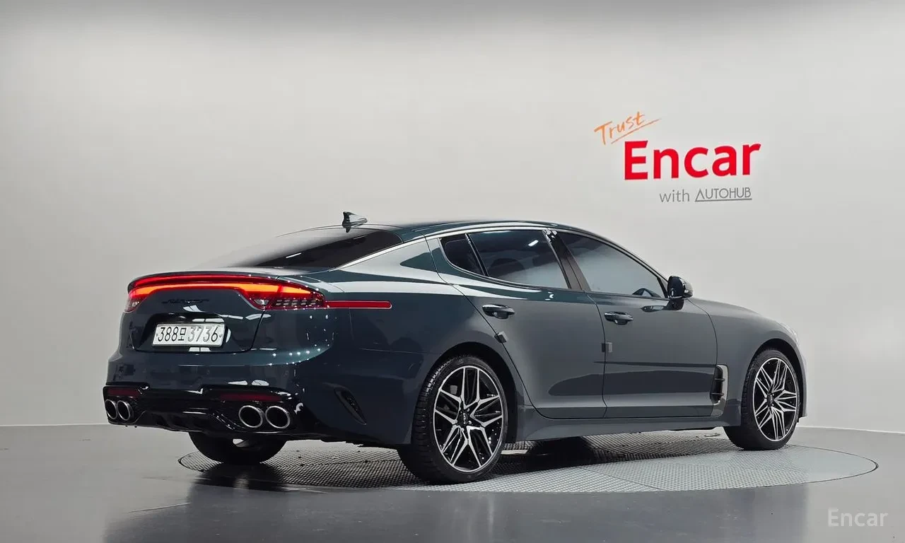 Kia Stinger КОЖА | ПАНОРАМА | КАМЕРА | NAVI, снимка 2 - Автомобили и джипове - 54966932