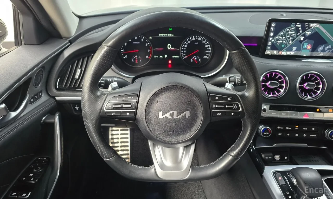 Kia Stinger КОЖА | ПАНОРАМА | КАМЕРА | NAVI, снимка 13 - Автомобили и джипове - 54966932