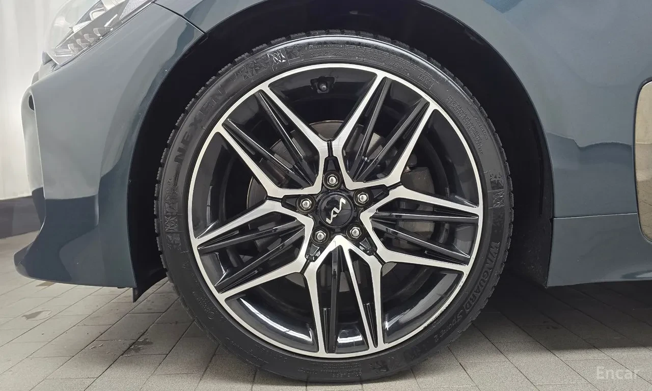 Kia Stinger КОЖА | ПАНОРАМА | КАМЕРА | NAVI, снимка 5 - Автомобили и джипове - 54966932