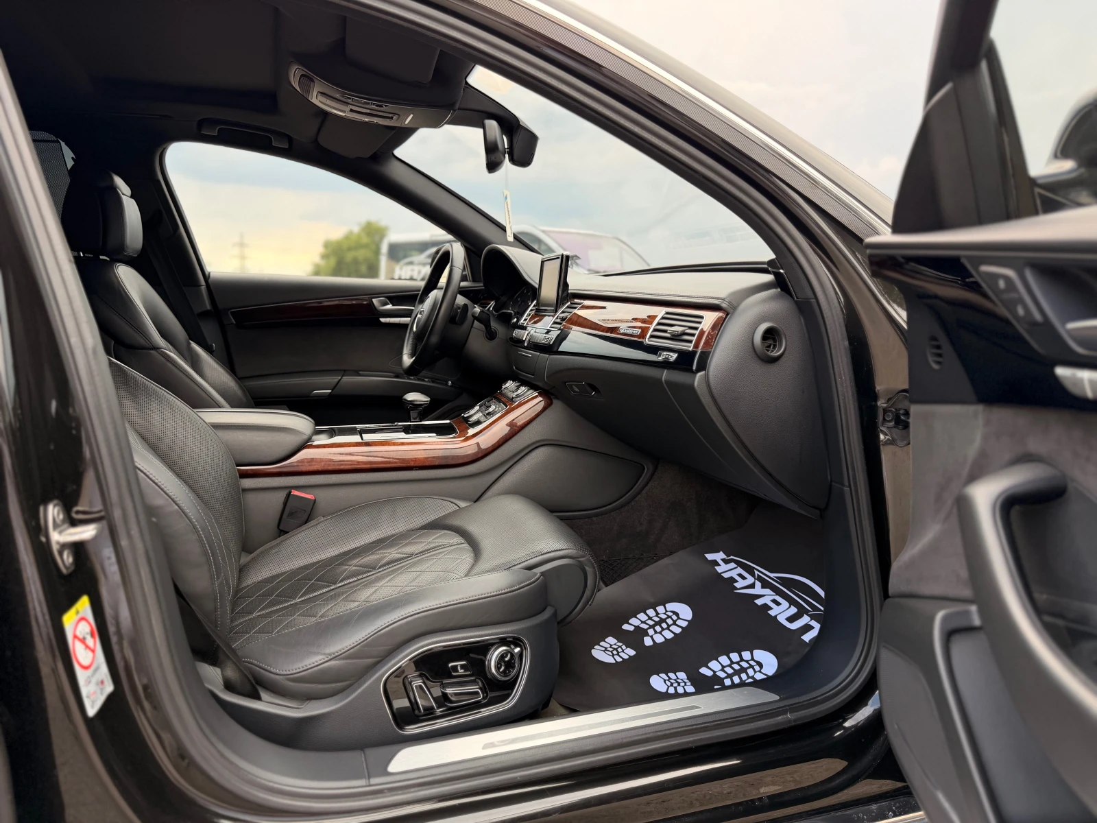 Audi A8 4.2TDI= QUATTRO= S-LINE= EXCLUSIVE= DISTRONIC= BOS, снимка 11 - Автомобили и джипове - 55124317