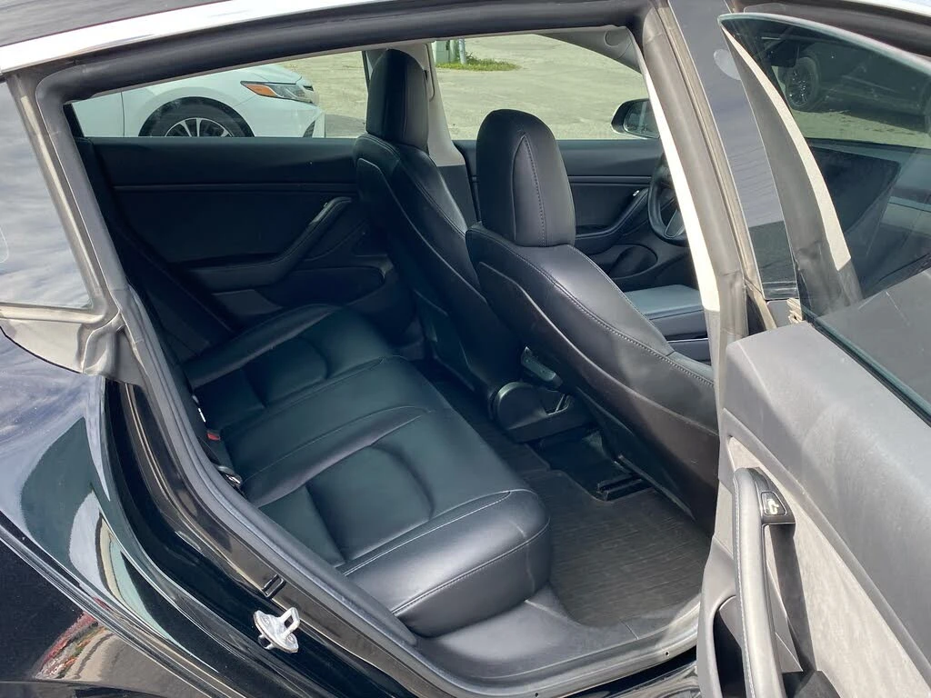 Tesla Model 3 4x4* LONG RANGE* PANO, снимка 10 - Автомобили и джипове - 55433670