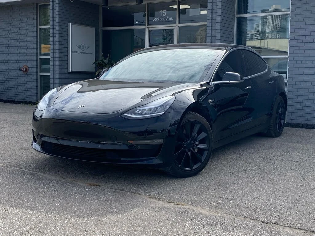 Tesla Model 3 4x4* LONG RANGE* PANO