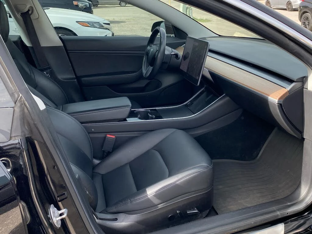Tesla Model 3 4x4* LONG RANGE* PANO, снимка 9 - Автомобили и джипове - 55433670