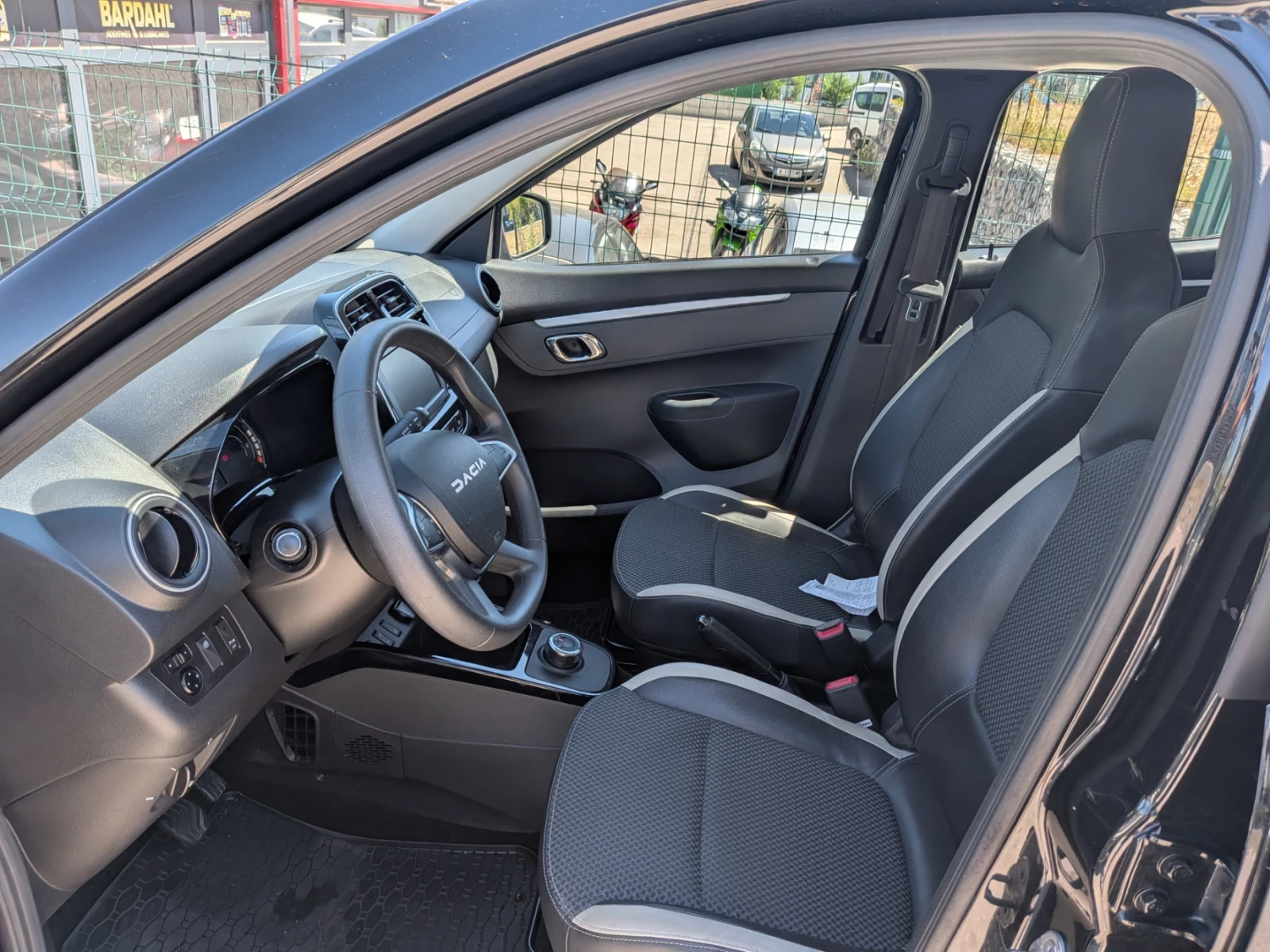 Dacia Spring, снимка 5 - Автомобили и джипове - 55748859