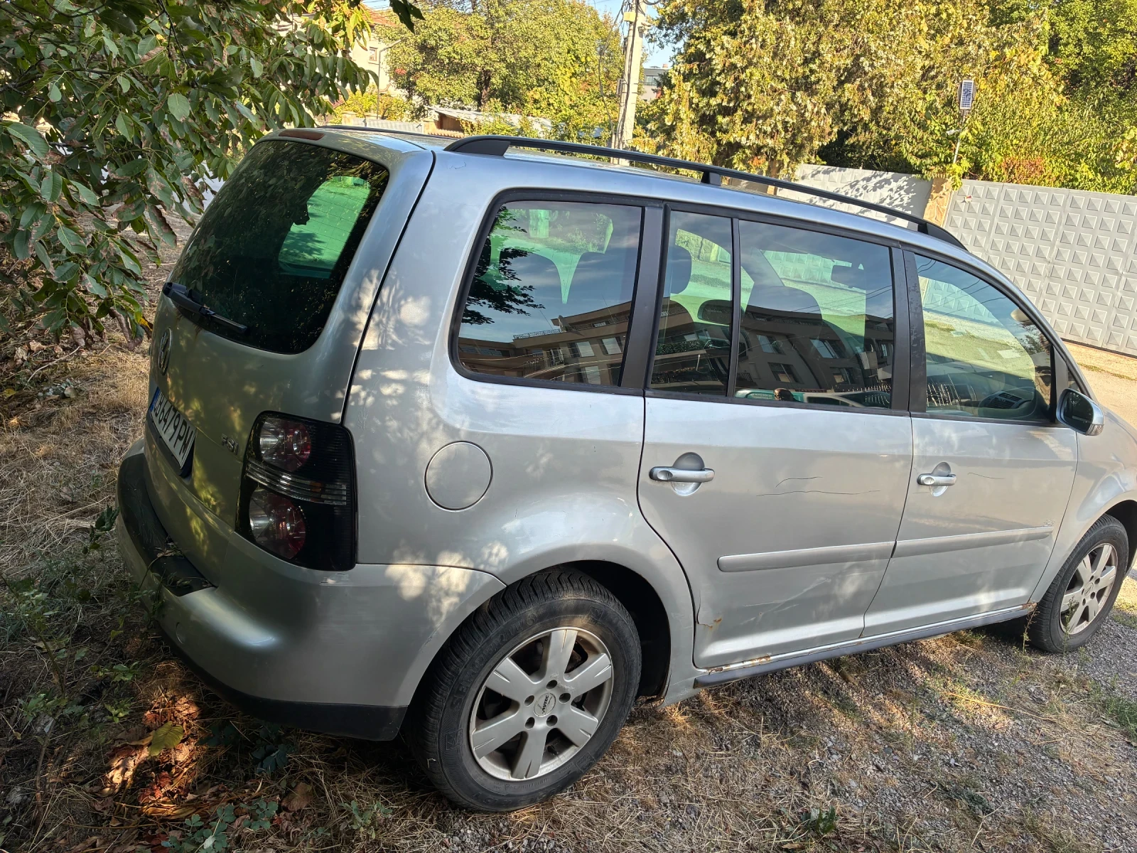 VW Touran газ, снимка 4 - Автомобили и джипове - 56126139