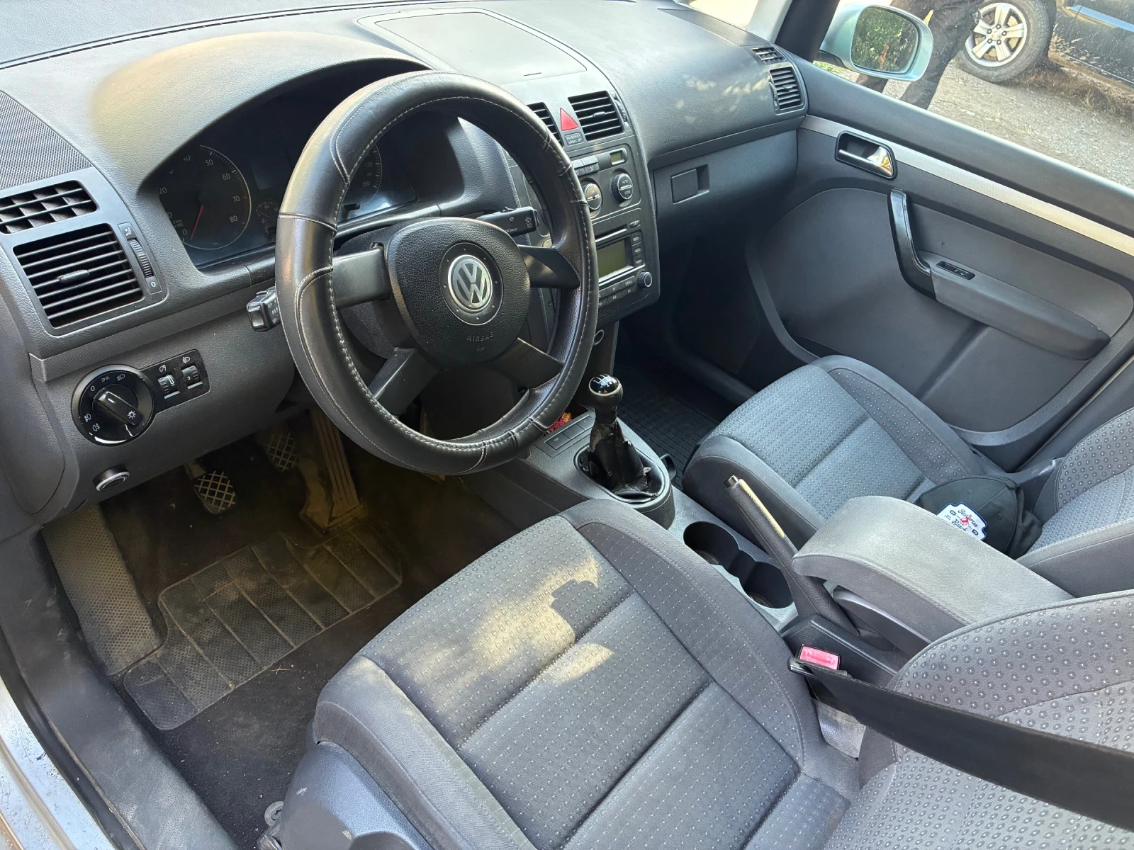 VW Touran газ, снимка 5 - Автомобили и джипове - 56126139