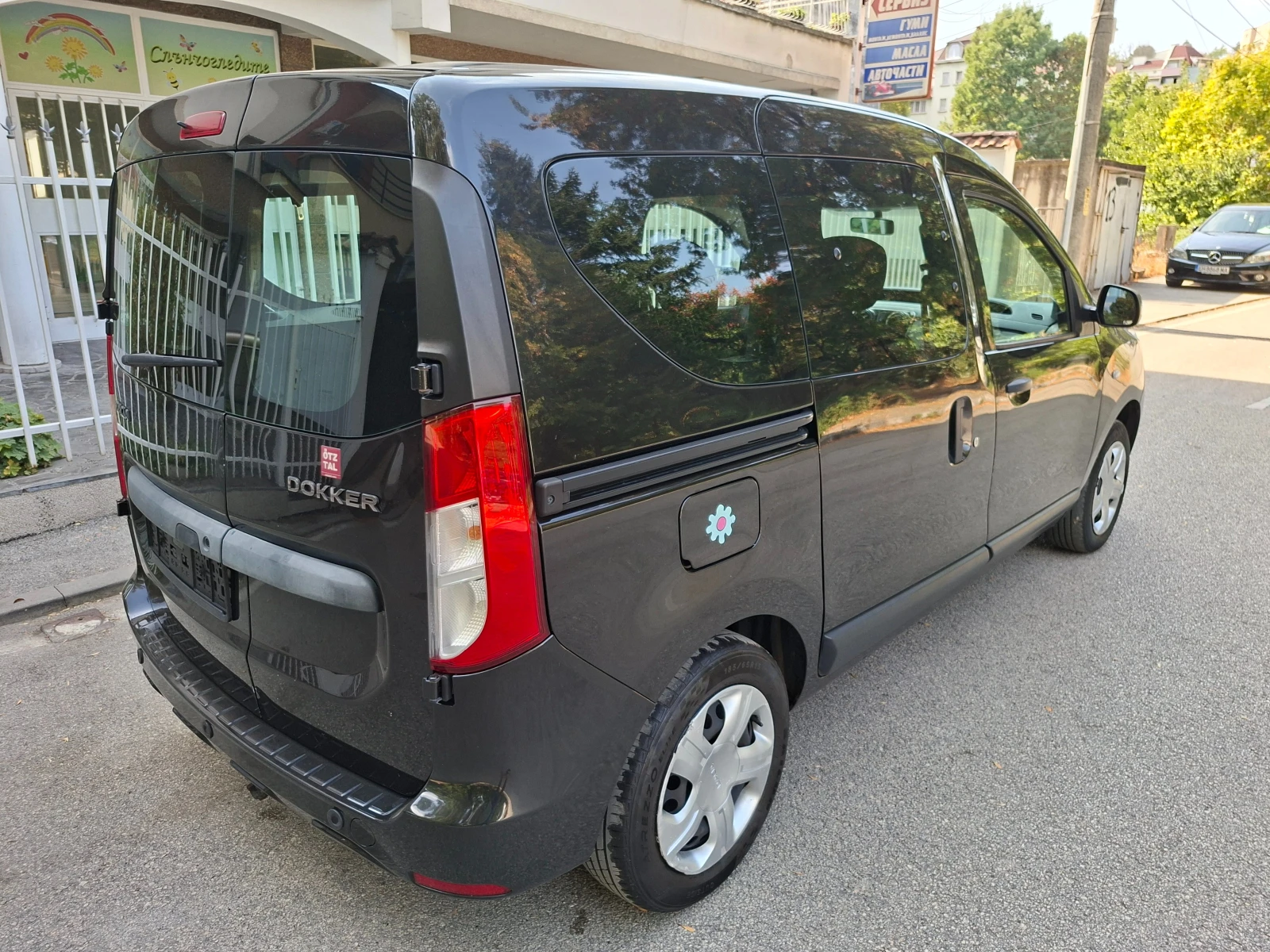 Dacia Dokker 1.5DCI, снимка 4 - Автомобили и джипове - 56175578