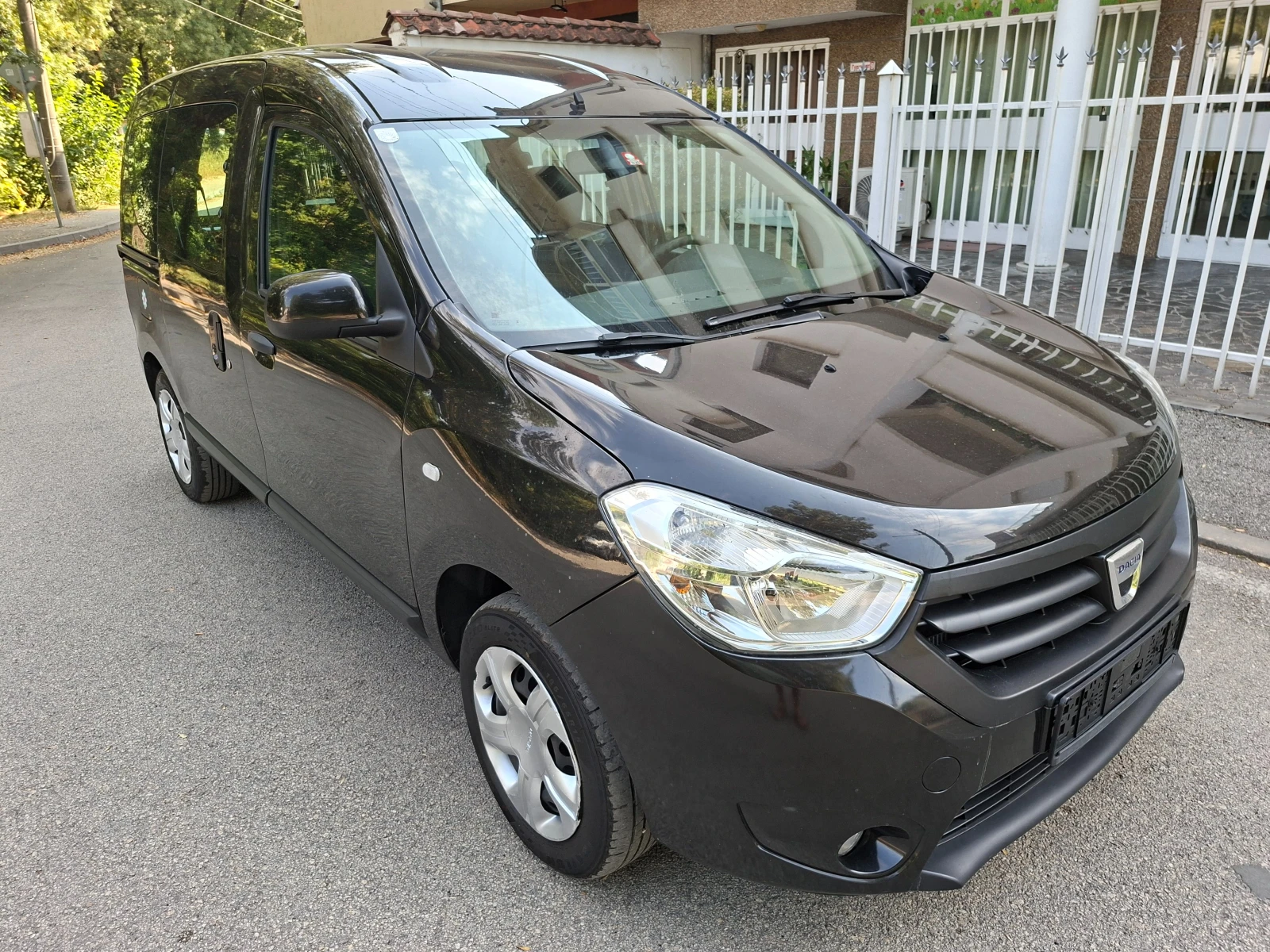 Dacia Dokker 1.5DCI, снимка 3 - Автомобили и джипове - 56175578