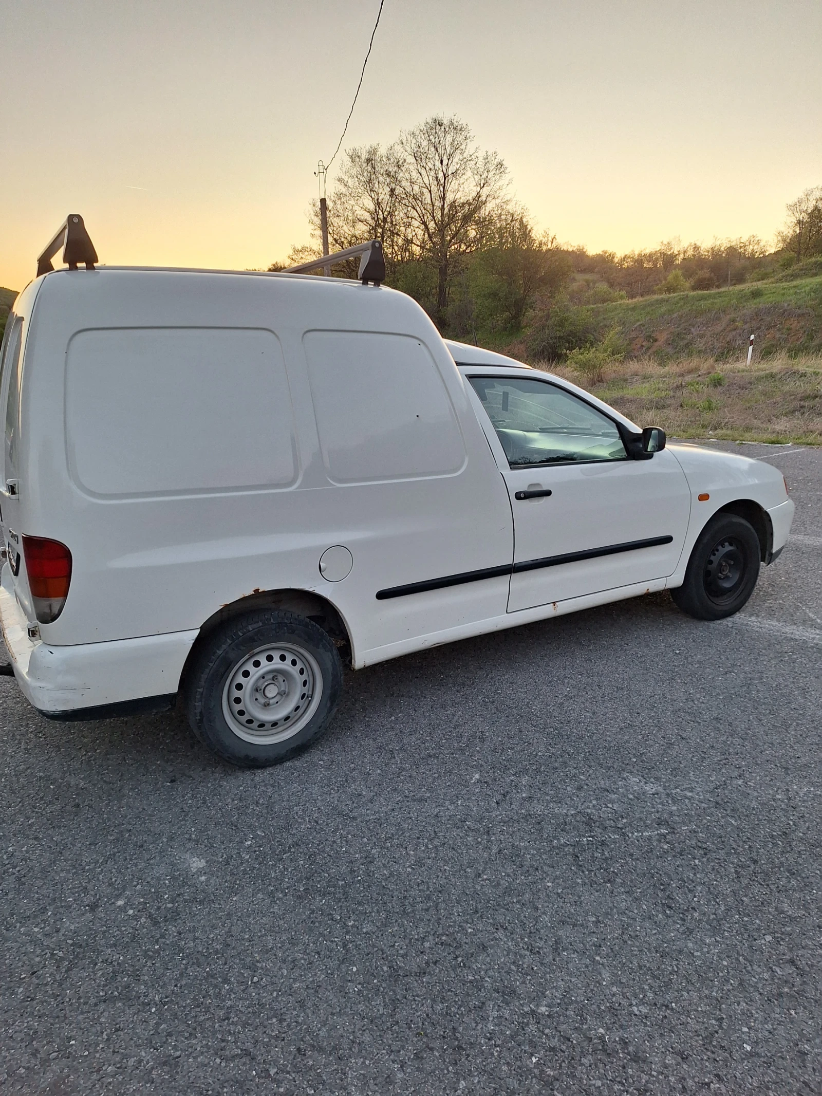 VW Caddy, снимка 4 - Автомобили и джипове - 56684722