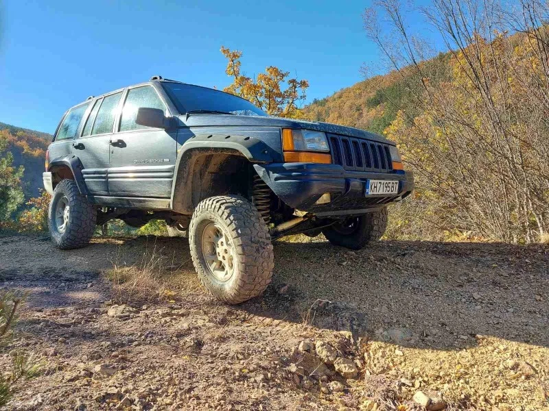 Jeep Grand cherokee 5.2, снимка 2 - Автомобили и джипове - 42609507