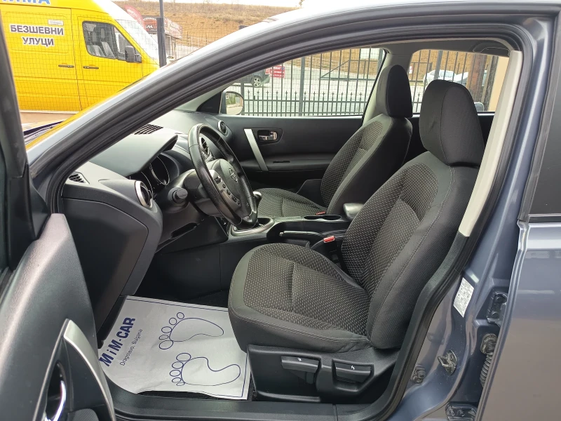 Nissan Qashqai 1.6i, снимка 8 - Автомобили и джипове - 52086262