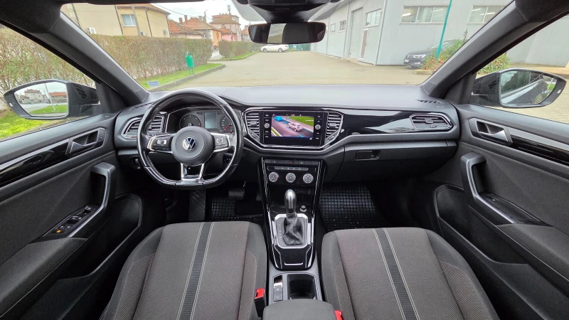 VW T-Roc 2.0 TDI 150кс Night Pack Distronic Ambient, снимка 12 - Автомобили и джипове - 53482597
