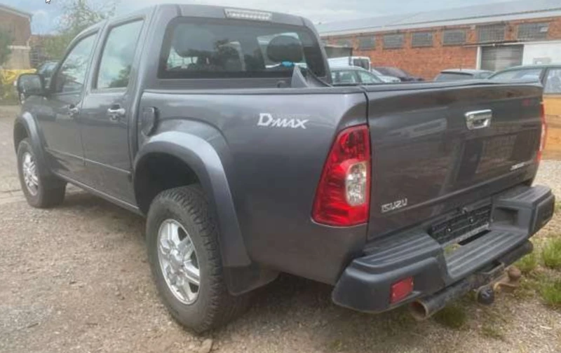 Isuzu D-max 2.5, снимка 3 - Автомобили и джипове - 47579795