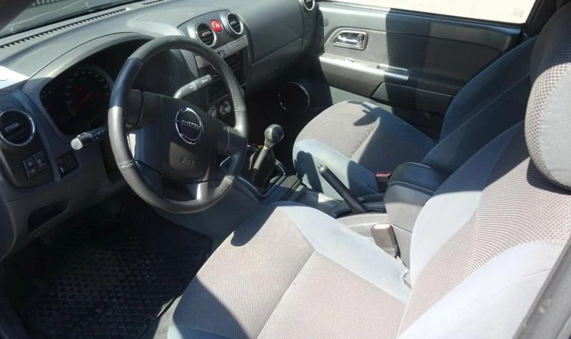 Isuzu D-max 2.5, снимка 7 - Автомобили и джипове - 47579795