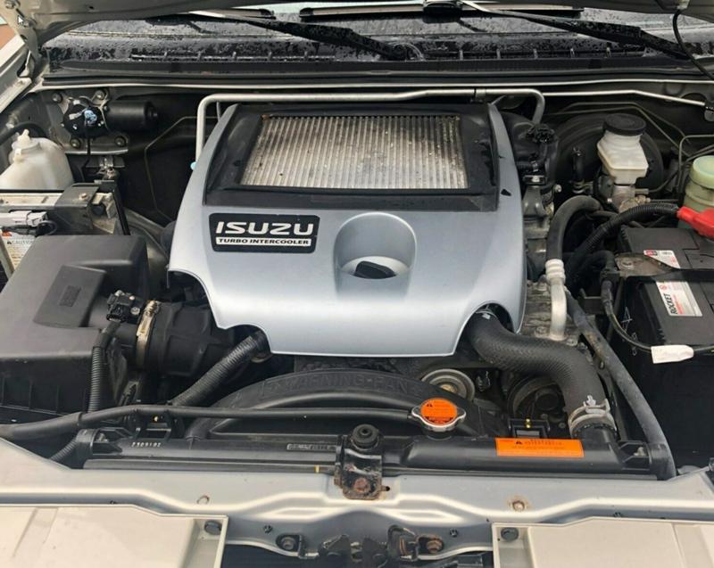 Isuzu D-max 2.5, снимка 5 - Автомобили и джипове - 43864550