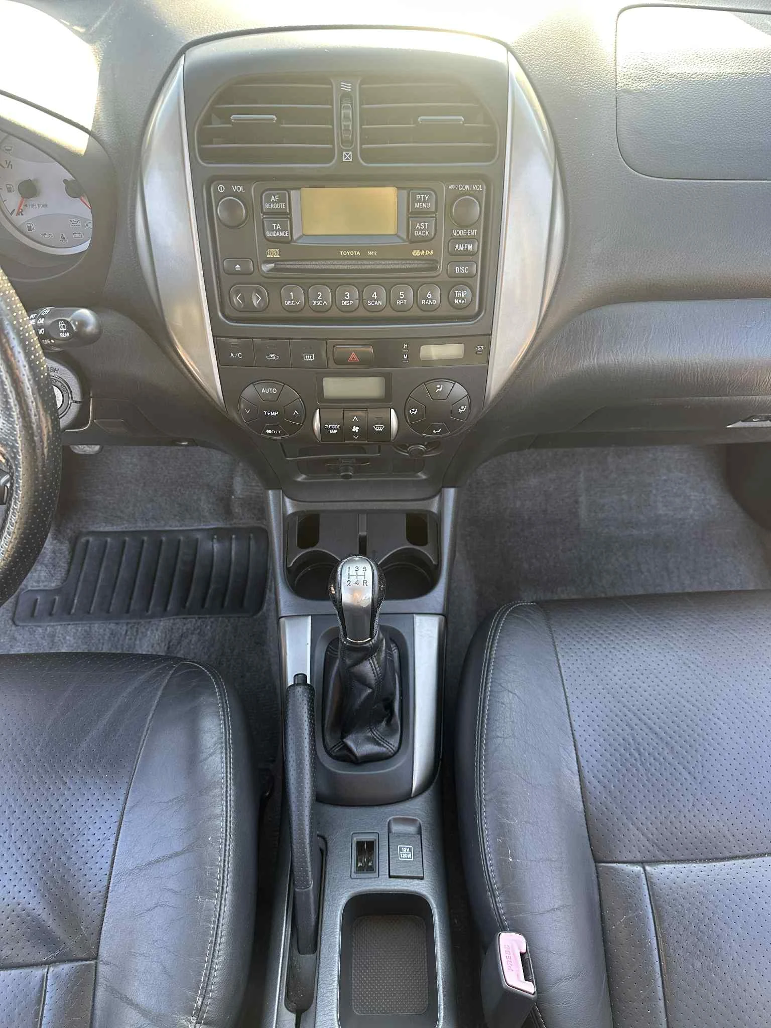 Toyota Rav4  - изображение 8