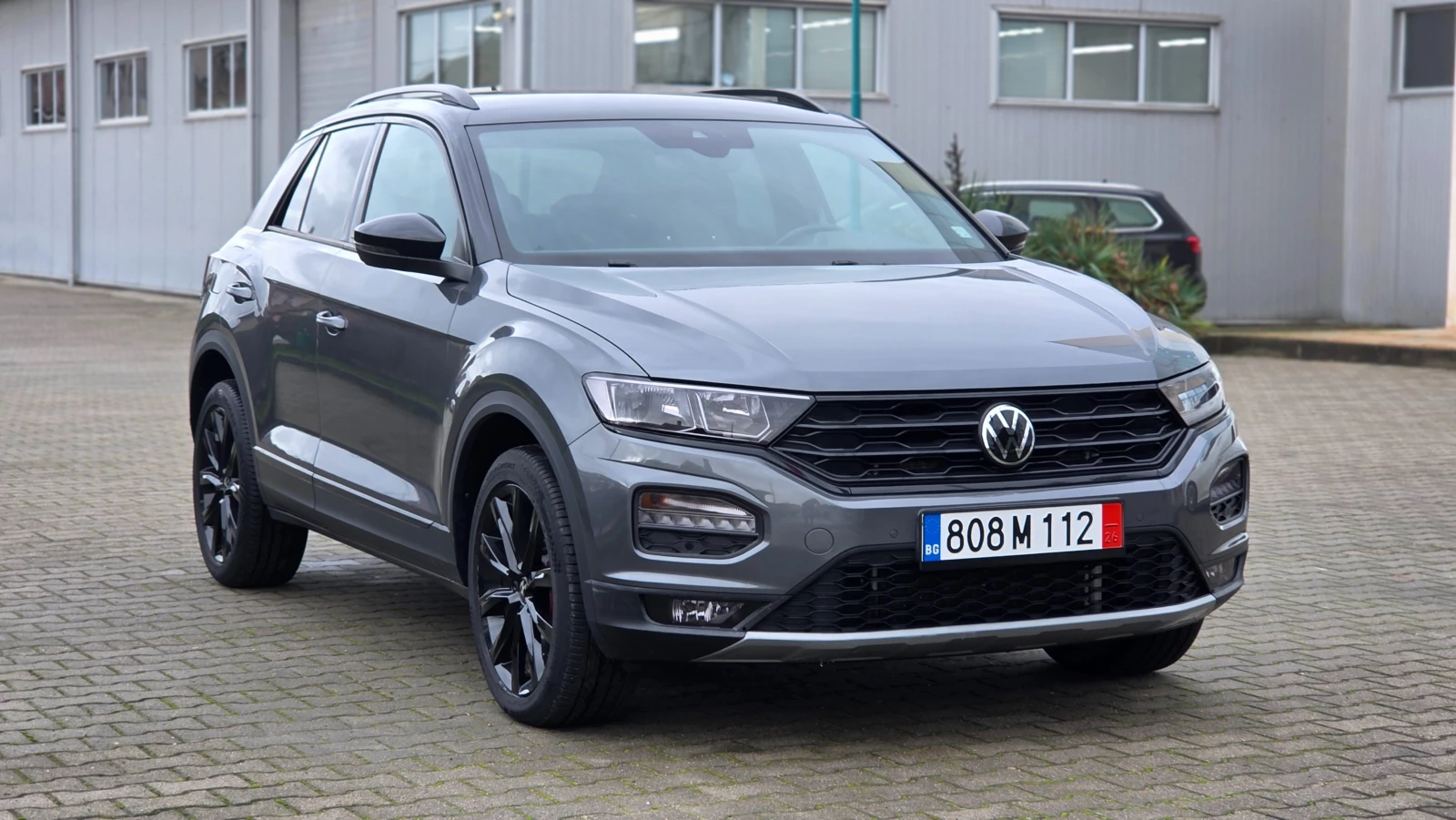 VW T-Roc 2.0 TDI 150кс Night Pack Distronic Ambient - изображение 2