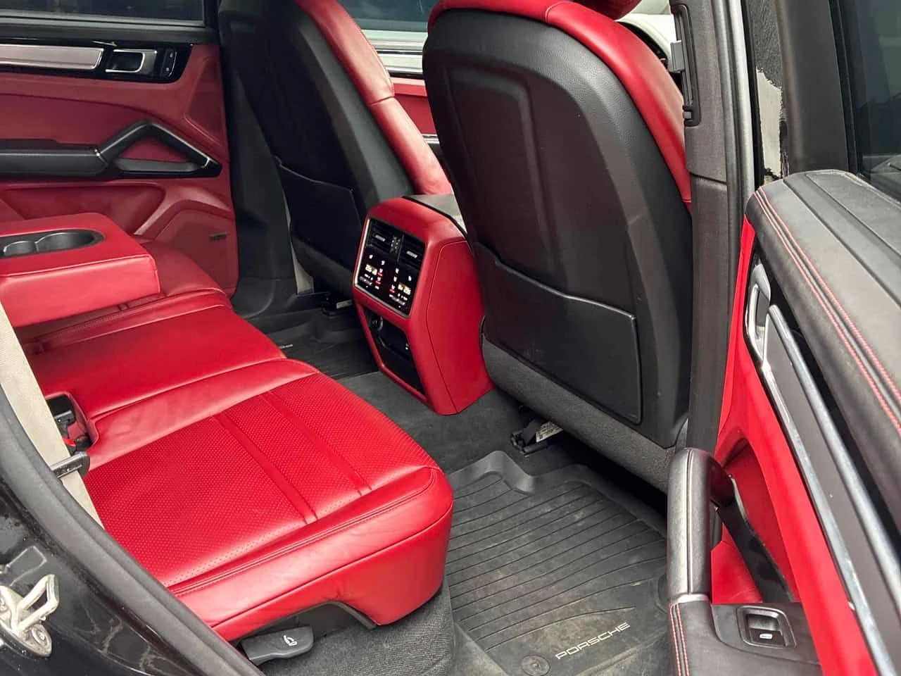 Porsche Cayenne /360/DISTRONIC/BOSE/ОБДУХВАНЕ/MATRIX, снимка 14 - Автомобили и джипове - 54291687