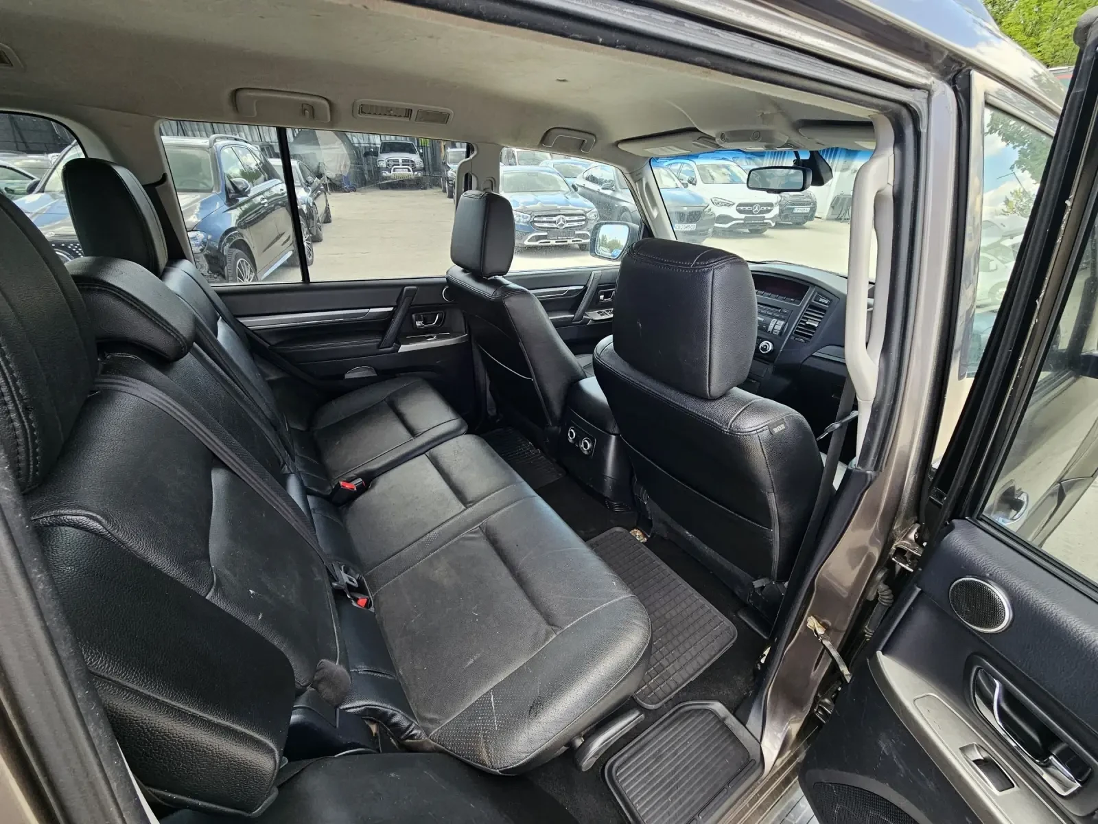 Mitsubishi Pajero 3.2 DI-D АВТОМАТИК! КАМЕРА! 6+ 1!, снимка 15 - Автомобили и джипове - 54427490