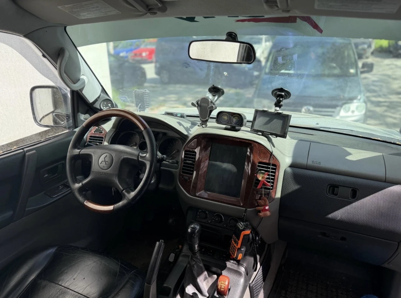 Mitsubishi Pajero 3.5 бензин, снимка 6 - Автомобили и джипове - 54575593