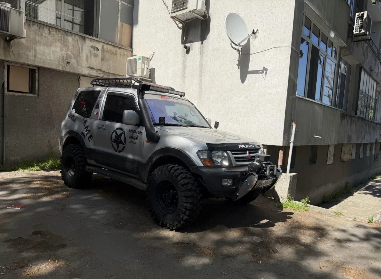 Mitsubishi Pajero 3.5 бензин, снимка 4 - Автомобили и джипове - 54575593