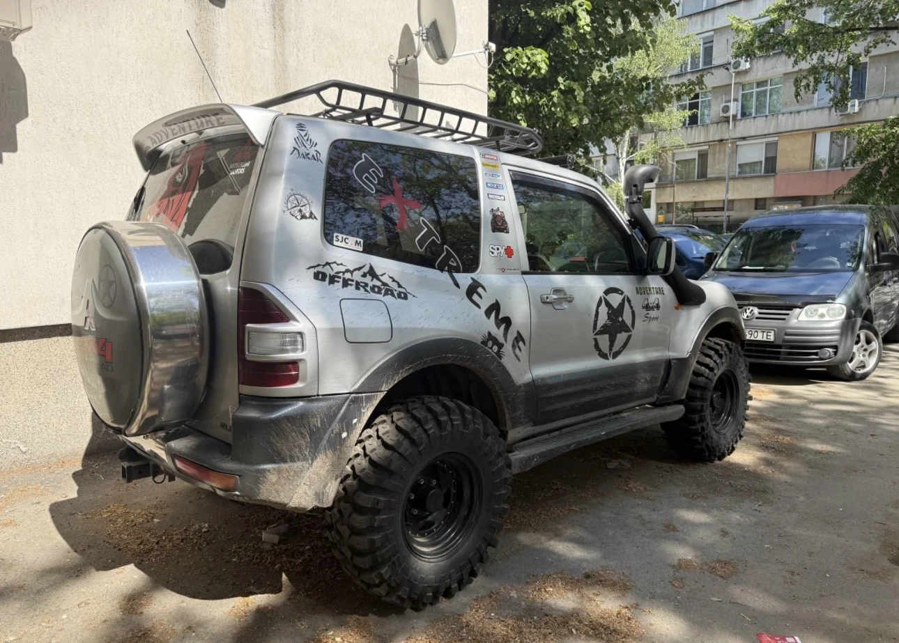 Mitsubishi Pajero 3.5 бензин, снимка 3 - Автомобили и джипове - 54575593