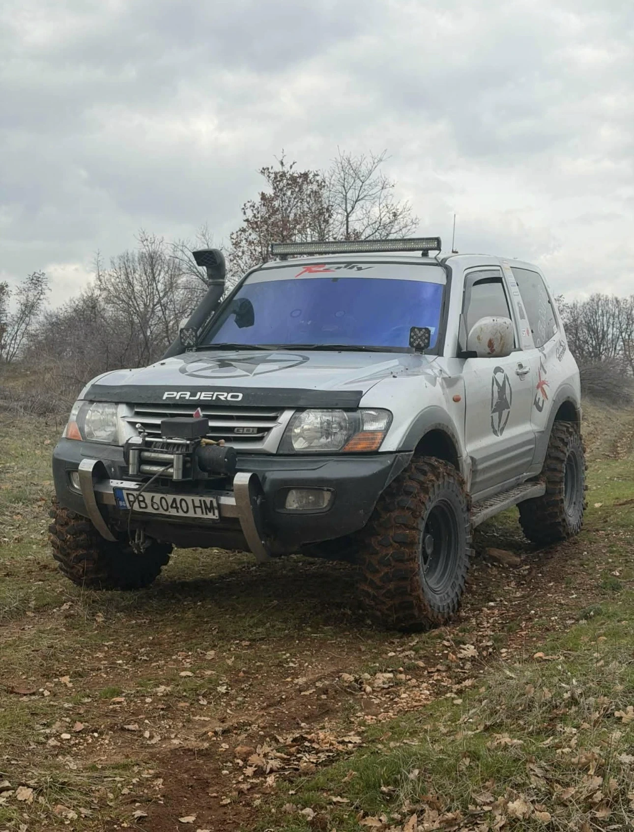 Mitsubishi Pajero 3.5 бензин, снимка 2 - Автомобили и джипове - 54575593