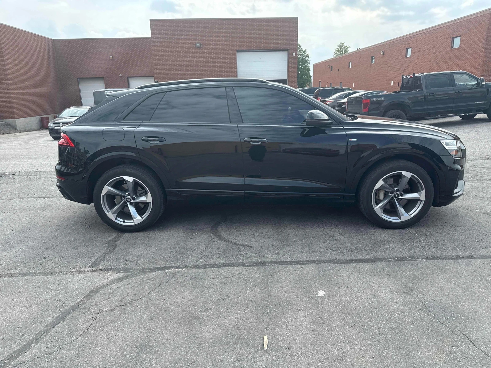 Audi Q8 Progressive, снимка 5 - Автомобили и джипове - 54832695