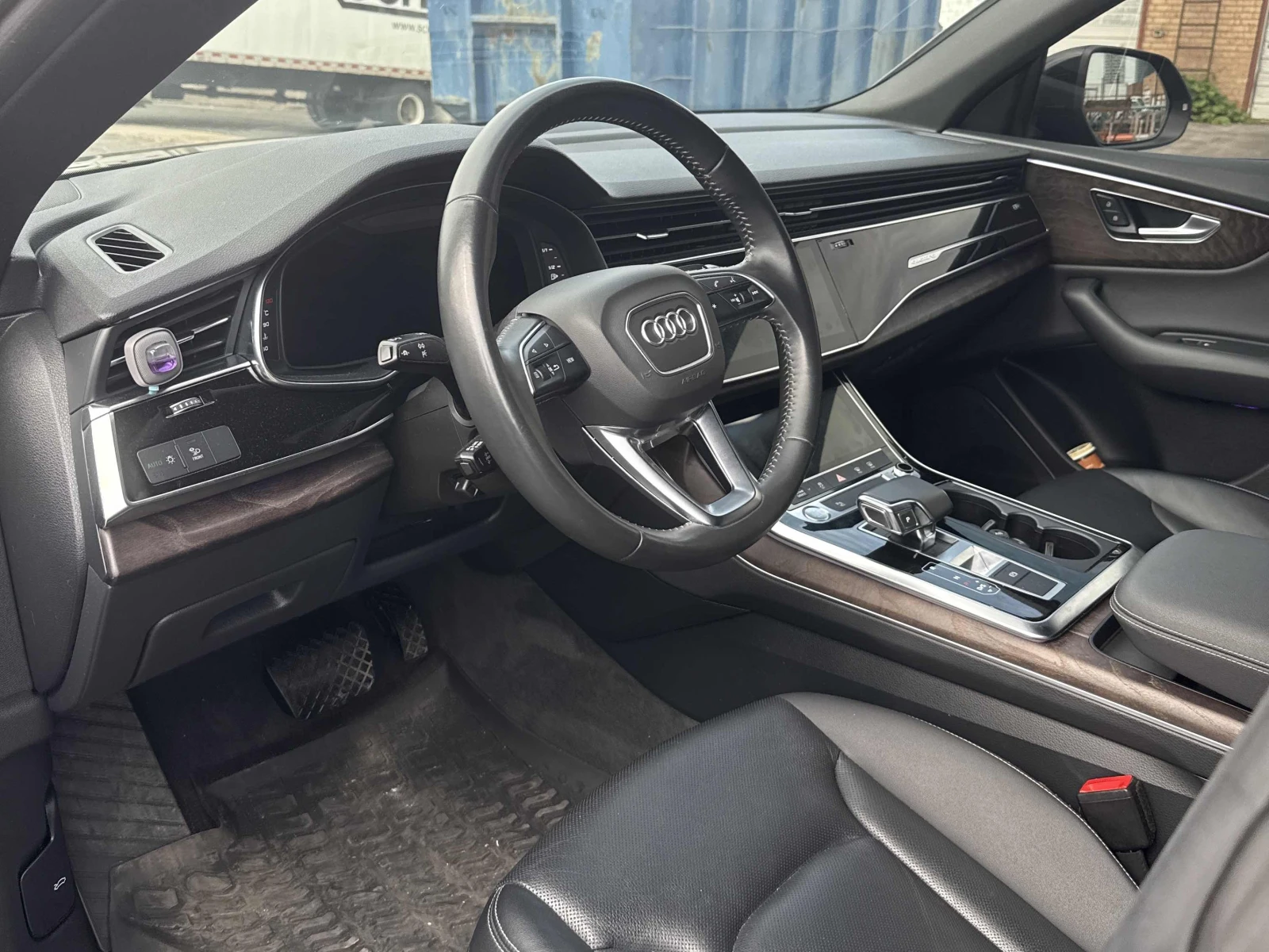Audi Q8 Progressive, снимка 6 - Автомобили и джипове - 54832695