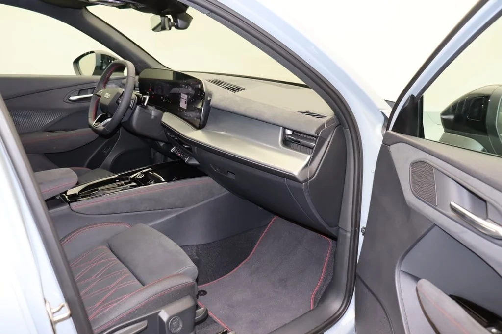 Audi Q3 TDI * NEW 2026* S-LINE CAMERA TECH-PLUS , снимка 8 - Автомобили и джипове - 56120190