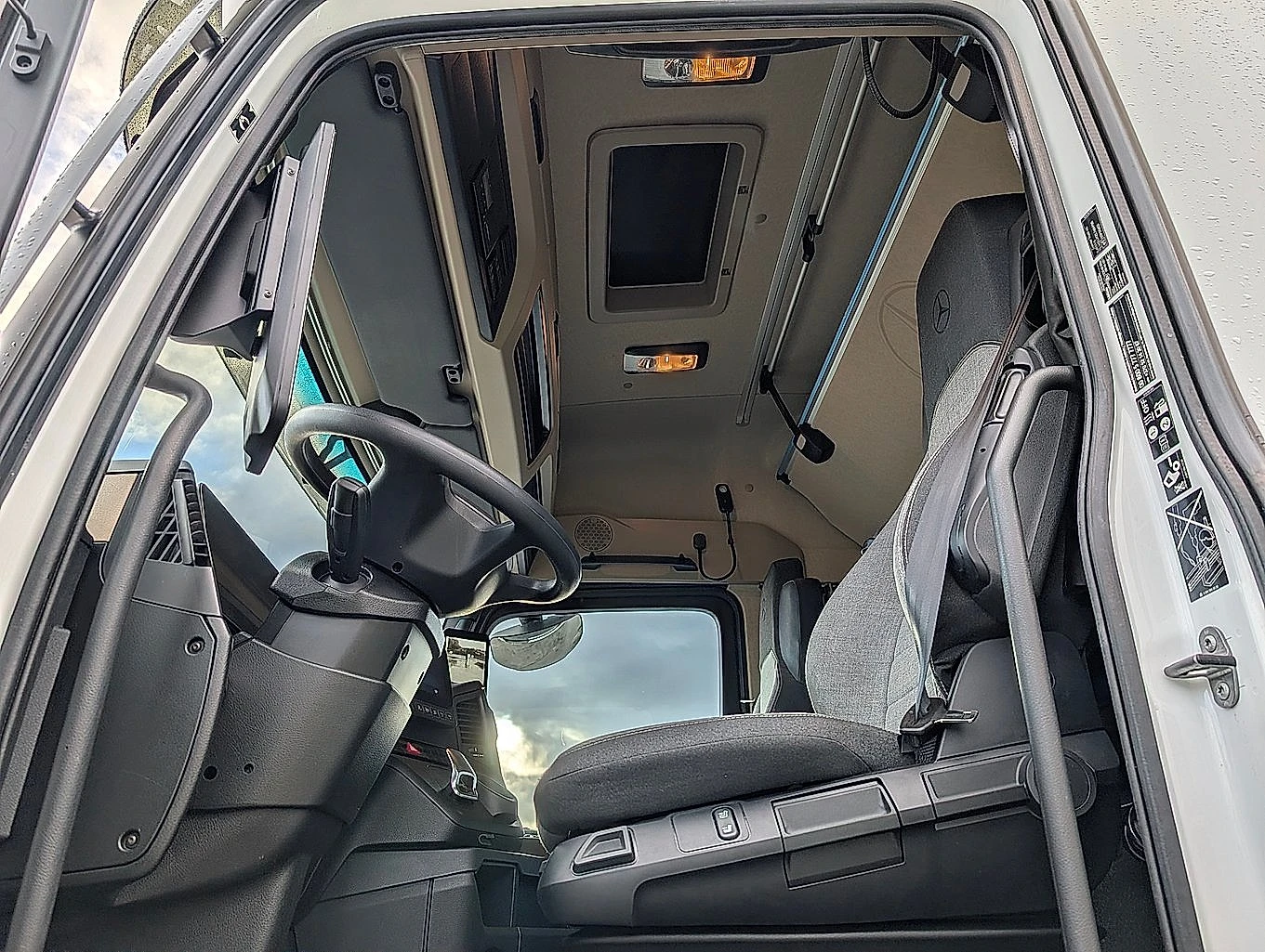 Mercedes-Benz Actros L Pro Cabin 1845, снимка 9 - Камиони - 54020152