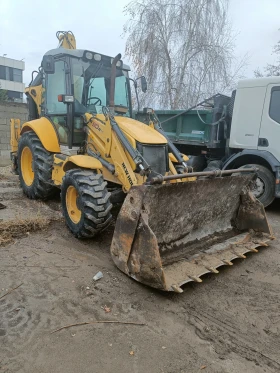      New Holland LB110