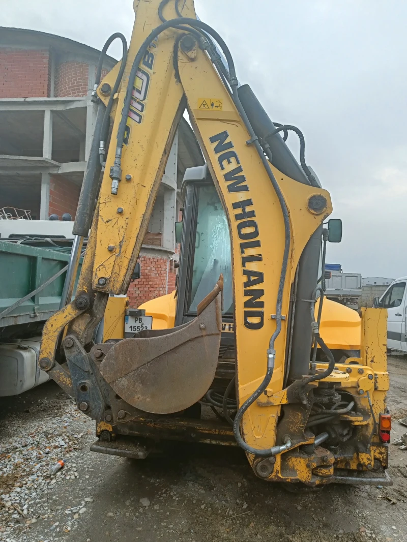 Багер New Holland LB110, снимка 4 - Индустриална техника - 48228300