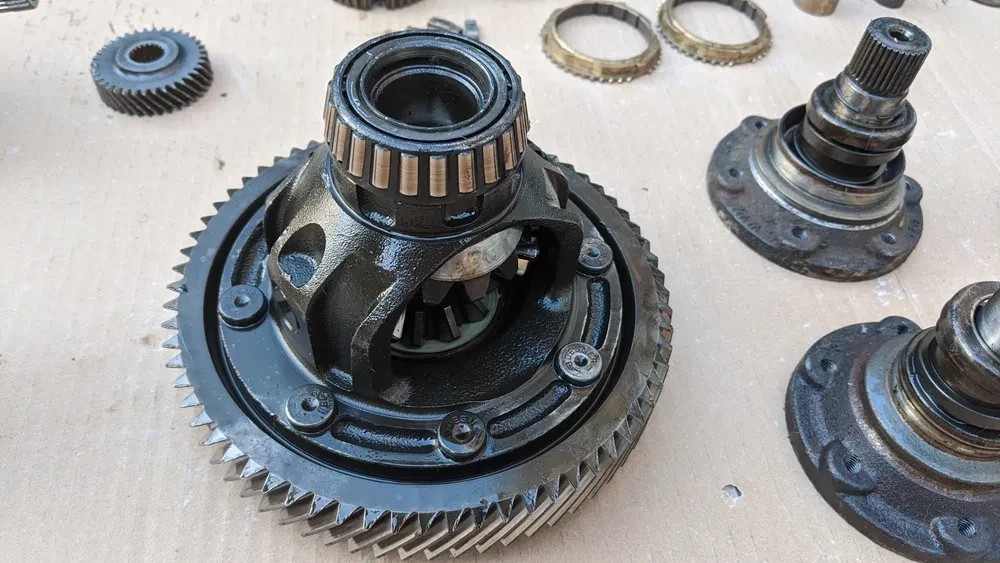   (6-)   5 (VW Golf V 1.6FSI) | Mobile.bg   4