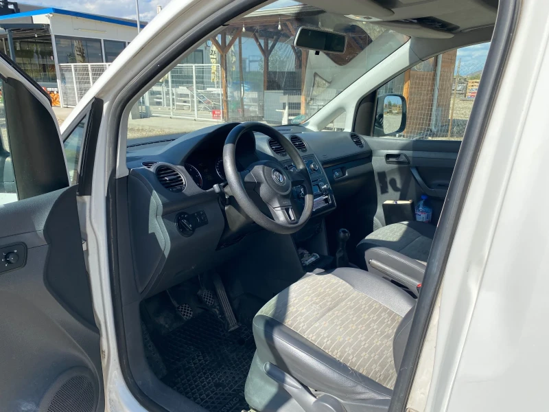 VW Caddy 1.6 Tdi, снимка 10 - Автомобили и джипове - 48764849