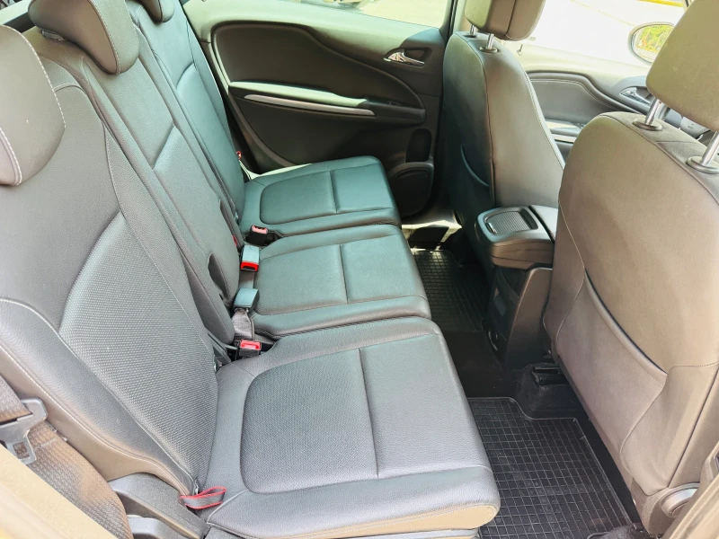 Opel Zafira 2.0 CDTI Edition Automatic , снимка 14 - Автомобили и джипове - 49743796