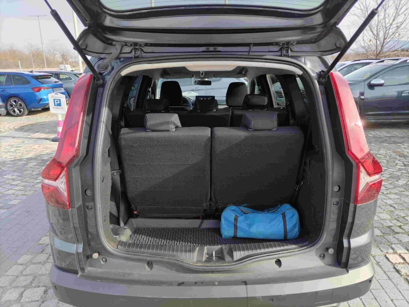 Dacia Jogger Extreme Tce/100 к.с/Бензин/Газ/6+ 1 места, снимка 17 - Автомобили и джипове - 52652699