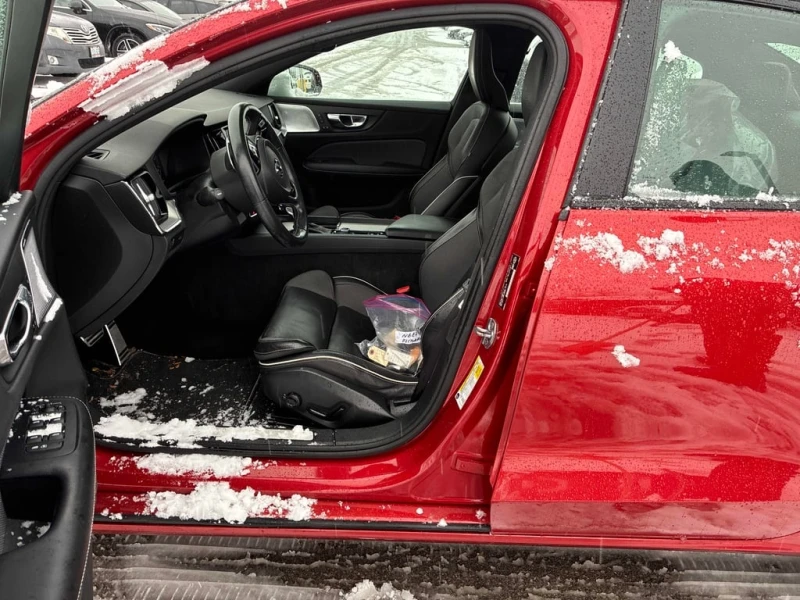 Volvo S60 * R Design * CARFAX * БЕЗ ПЪРВОНАЧАЛНА ВНОСКА, снимка 5 - Автомобили и джипове - 52755234