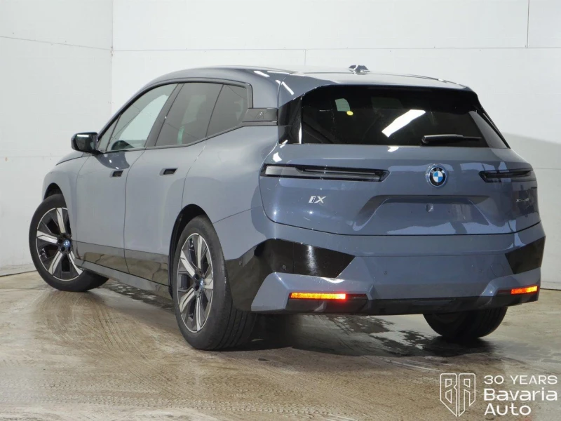 BMW iX 40 xDrive Sport, снимка 2 - Автомобили и джипове - 52834246