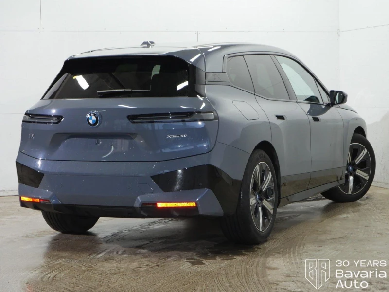 BMW iX 40 xDrive Sport, снимка 3 - Автомобили и джипове - 52834246