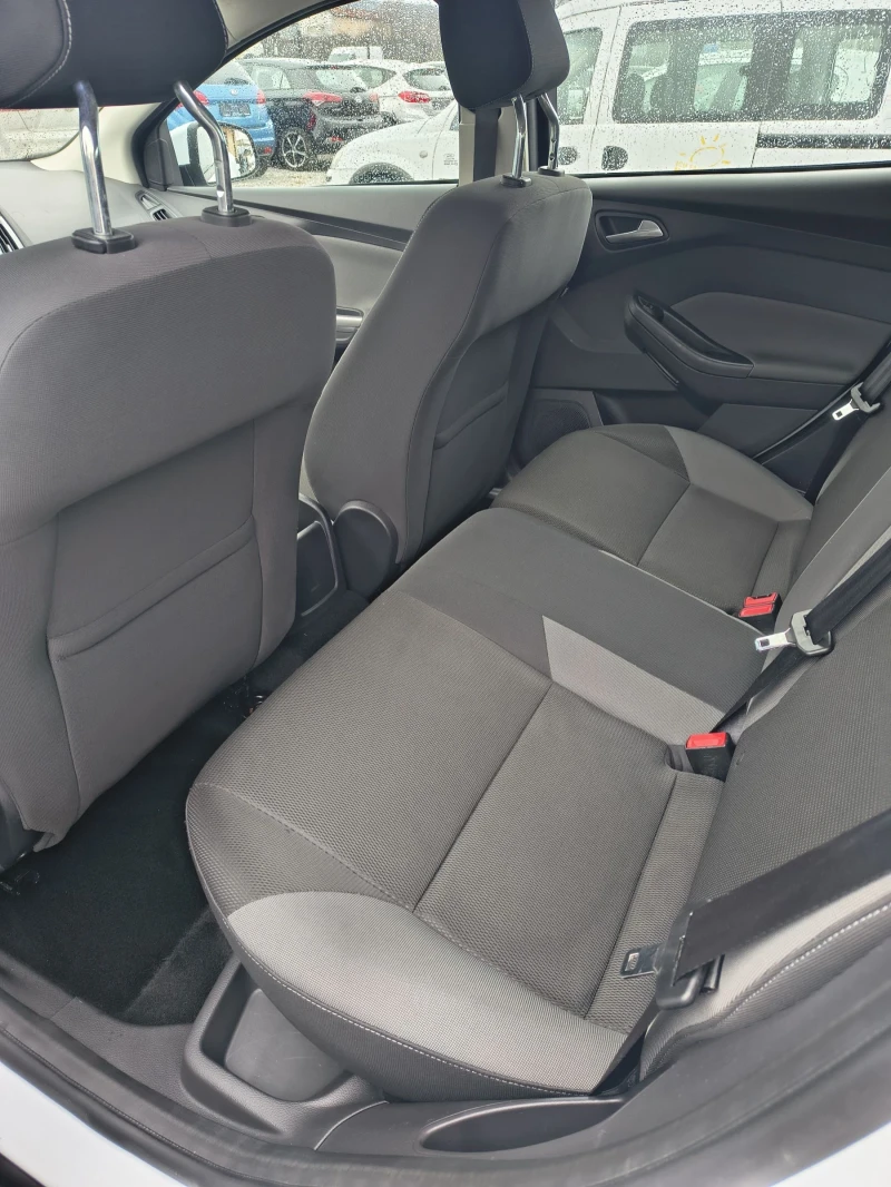 Ford Focus 1.6, снимка 11 - Автомобили и джипове - 53282778