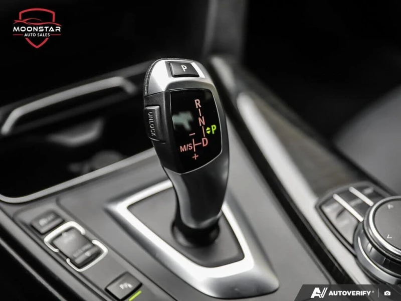 BMW 330 I * M-Package* * HeadUp* AвтоКредит* (ЦЕНА ДО БГ), снимка 16 - Автомобили и джипове - 53501173