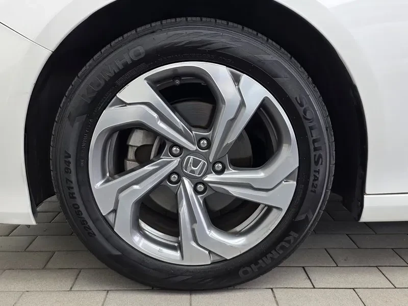 Honda Accord 10Th Generation 1.5 Turbo, снимка 5 - Автомобили и джипове - 55391087