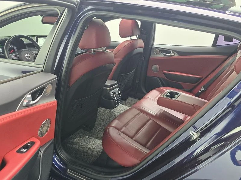 Kia Stinger 3.3 Automatic, снимка 12 - Автомобили и джипове - 55801121