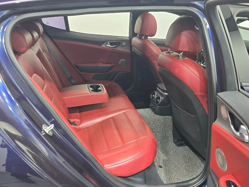 Kia Stinger 3.3 Automatic, снимка 11 - Автомобили и джипове - 55801121