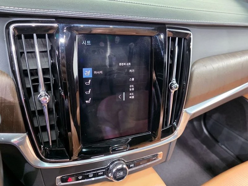 Volvo V90 2.0 Automatic, снимка 14 - Автомобили и джипове - 55955359